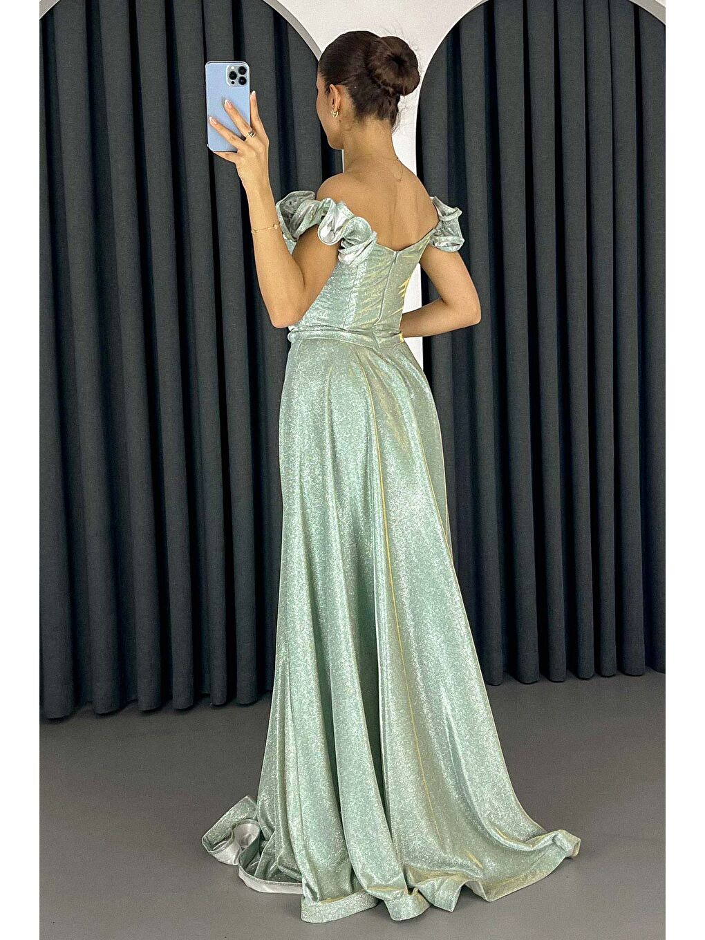 Kadın Mint Yeşili Kolları Fırfırlı Simli Uzun Abiye Elbise-4