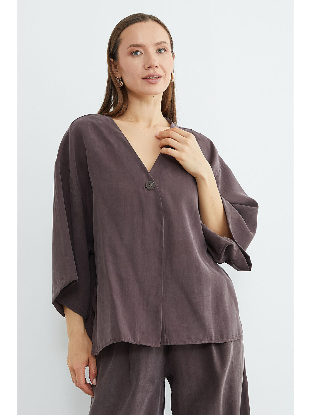 Kahverengi Tek Düğmeli Lyocell Kumaş Oversize Ceket-2