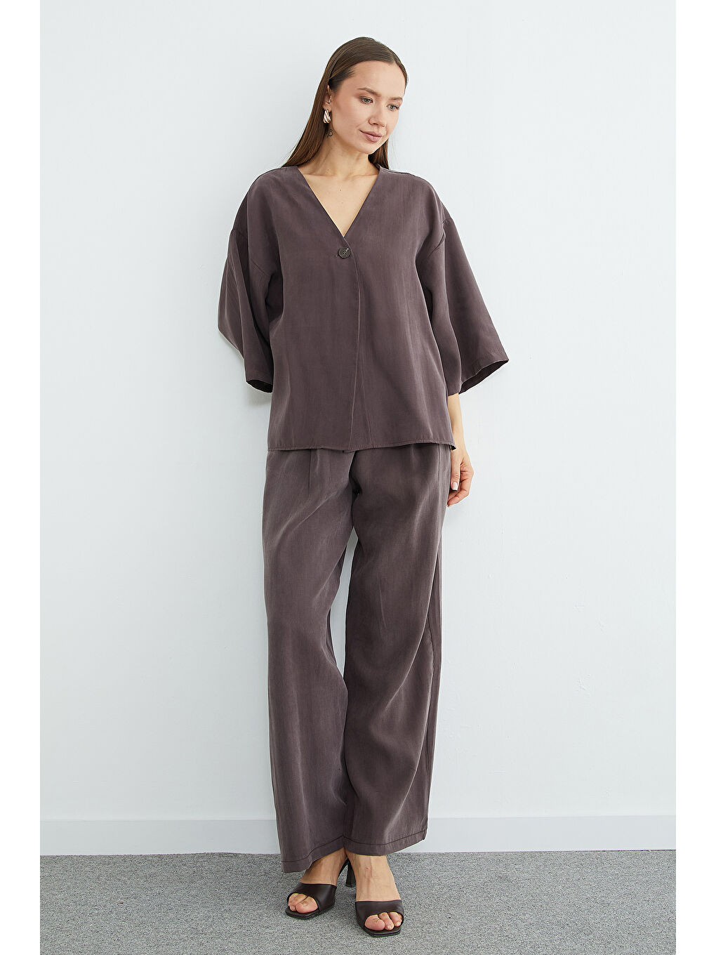 Kahverengi Tek Düğmeli Lyocell Kumaş Oversize Ceket-4