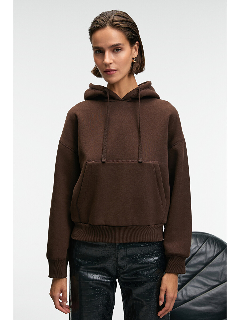 Selene Kadın Kapüşonlu Kangru Cepli Regular Fit Kahverengi Sweatshirt-2