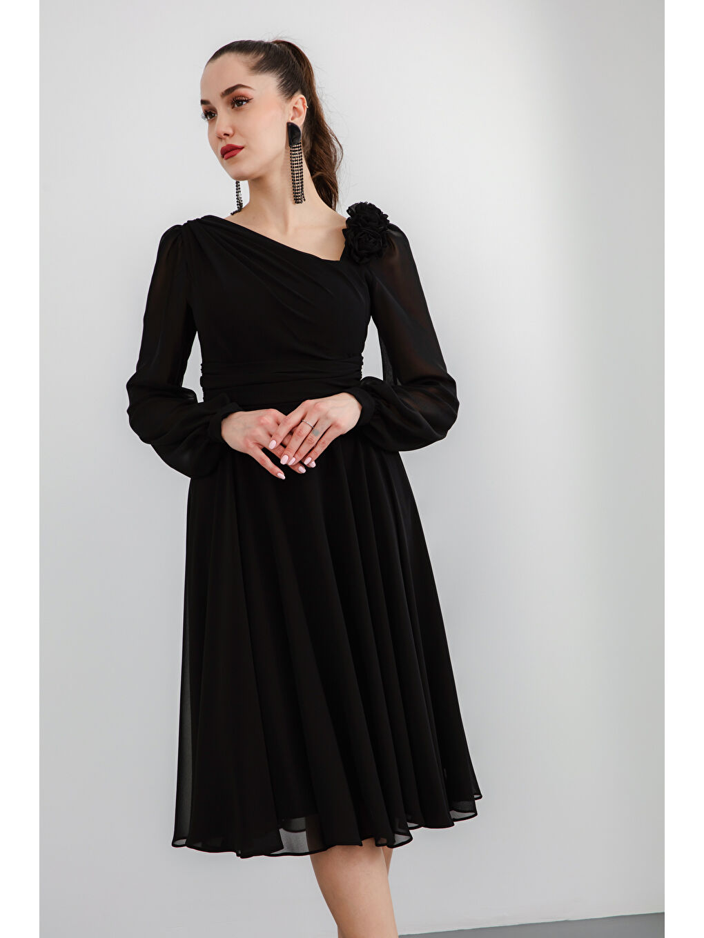 Kadın Siyah Çiçek Detaylı Midi Abiye Elbise-2