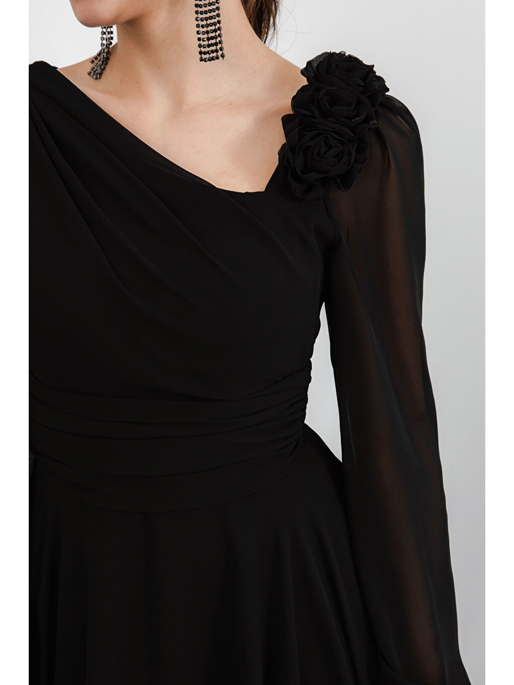 Kadın Siyah Çiçek Detaylı Midi Abiye Elbise-3