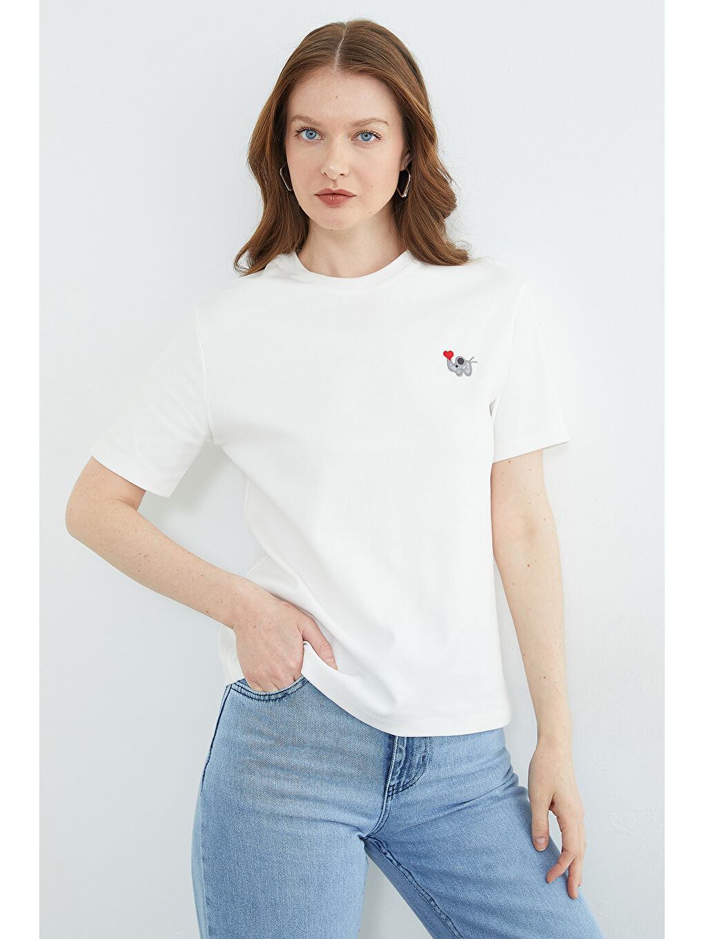 Beyaz Fil Nakışlı Bisiklet Yaka Tişört-2