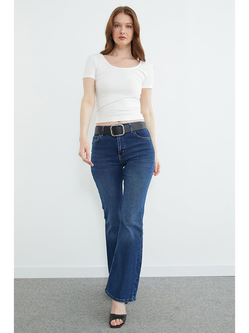 Ekru Basic U Yaka Crop Tişört-2