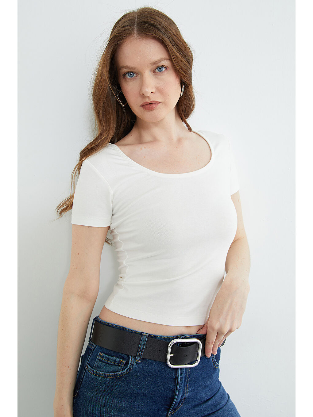 Ekru Basic U Yaka Crop Tişört-3