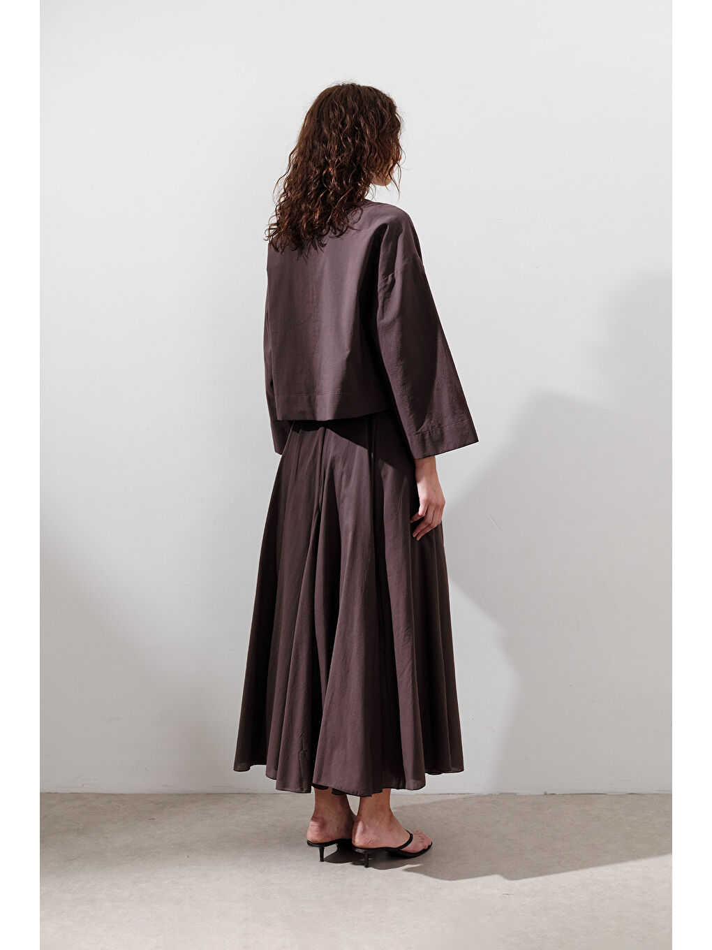 Pamuklu Crop Uzun Kol Bluz Kahverengi-3