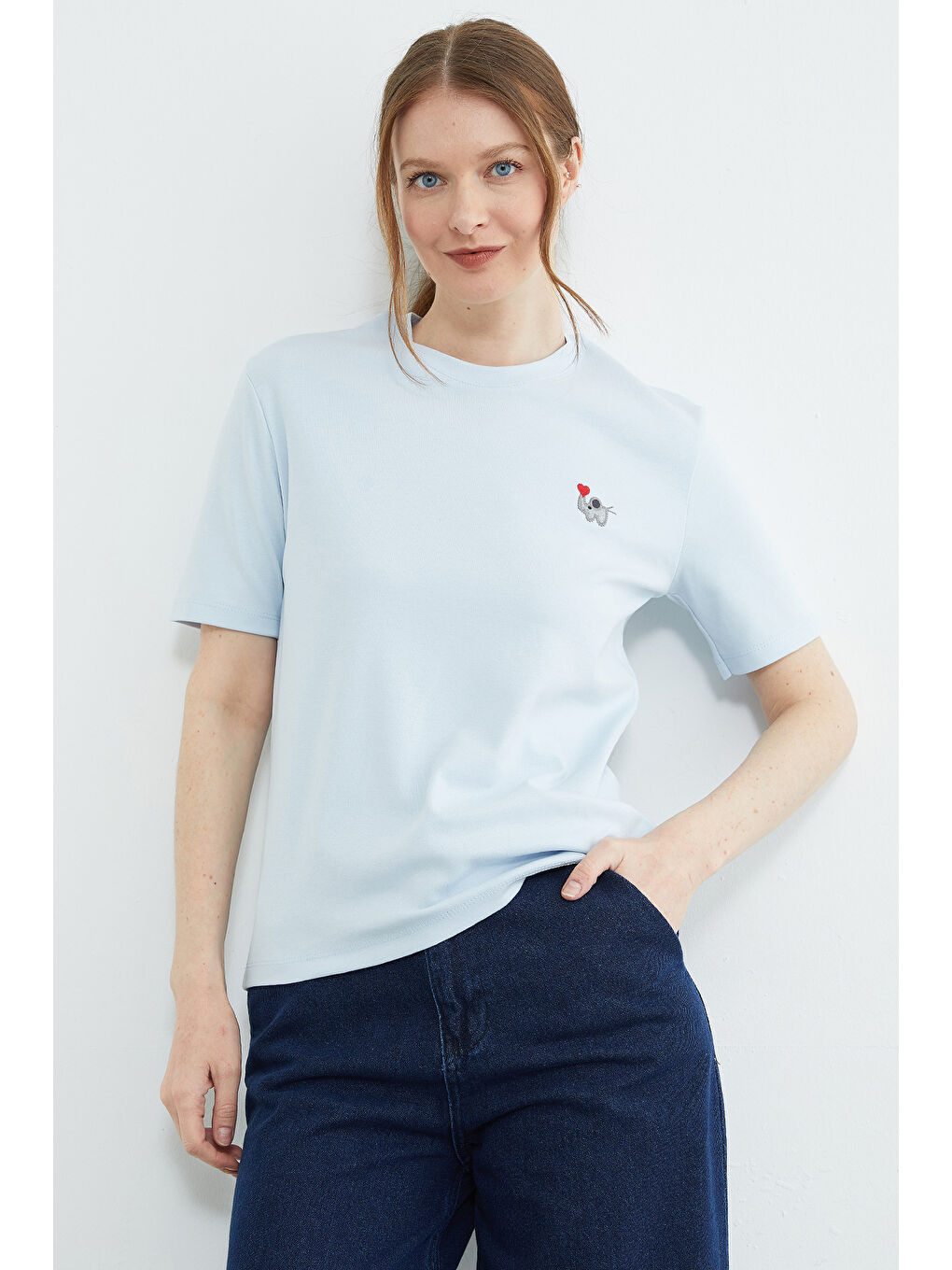 Mavi Fil Nakışlı Bisiklet Yaka Tişört