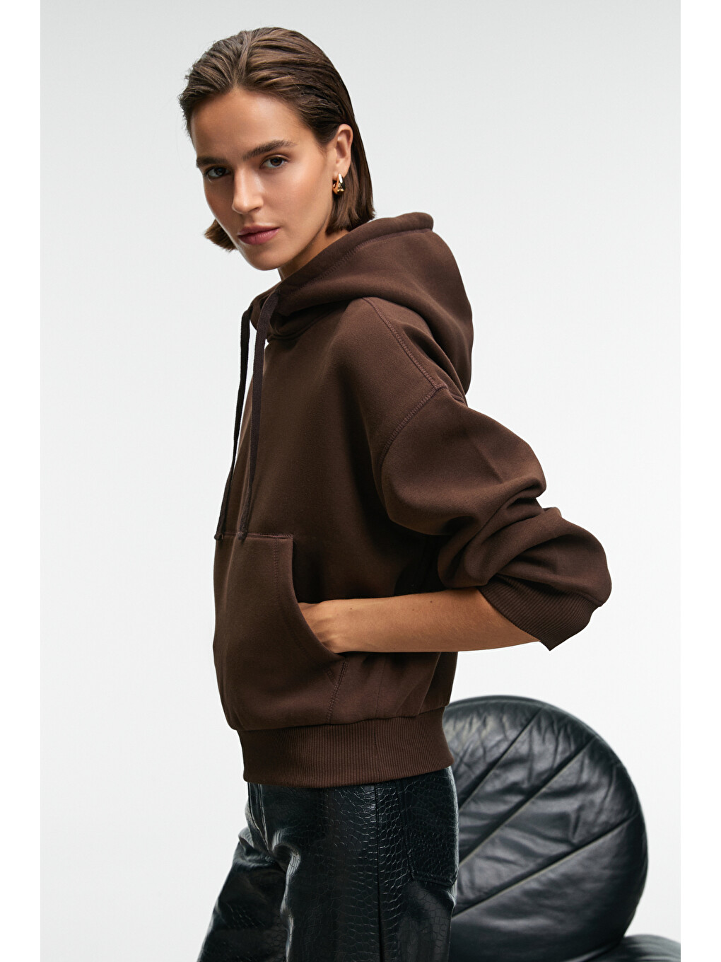 Selene Kadın Kapüşonlu Kangru Cepli Regular Fit Kahverengi Sweatshirt-4