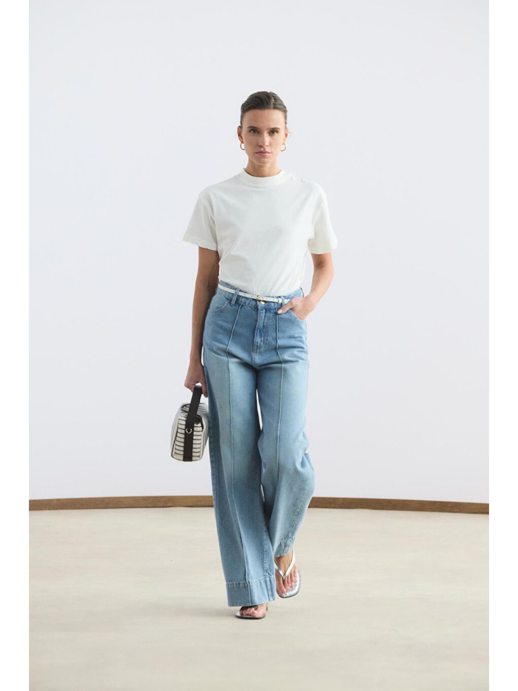 Yüksek Bel Çimalı Geniş Paça Jean Pantolon Açık Mavi-3