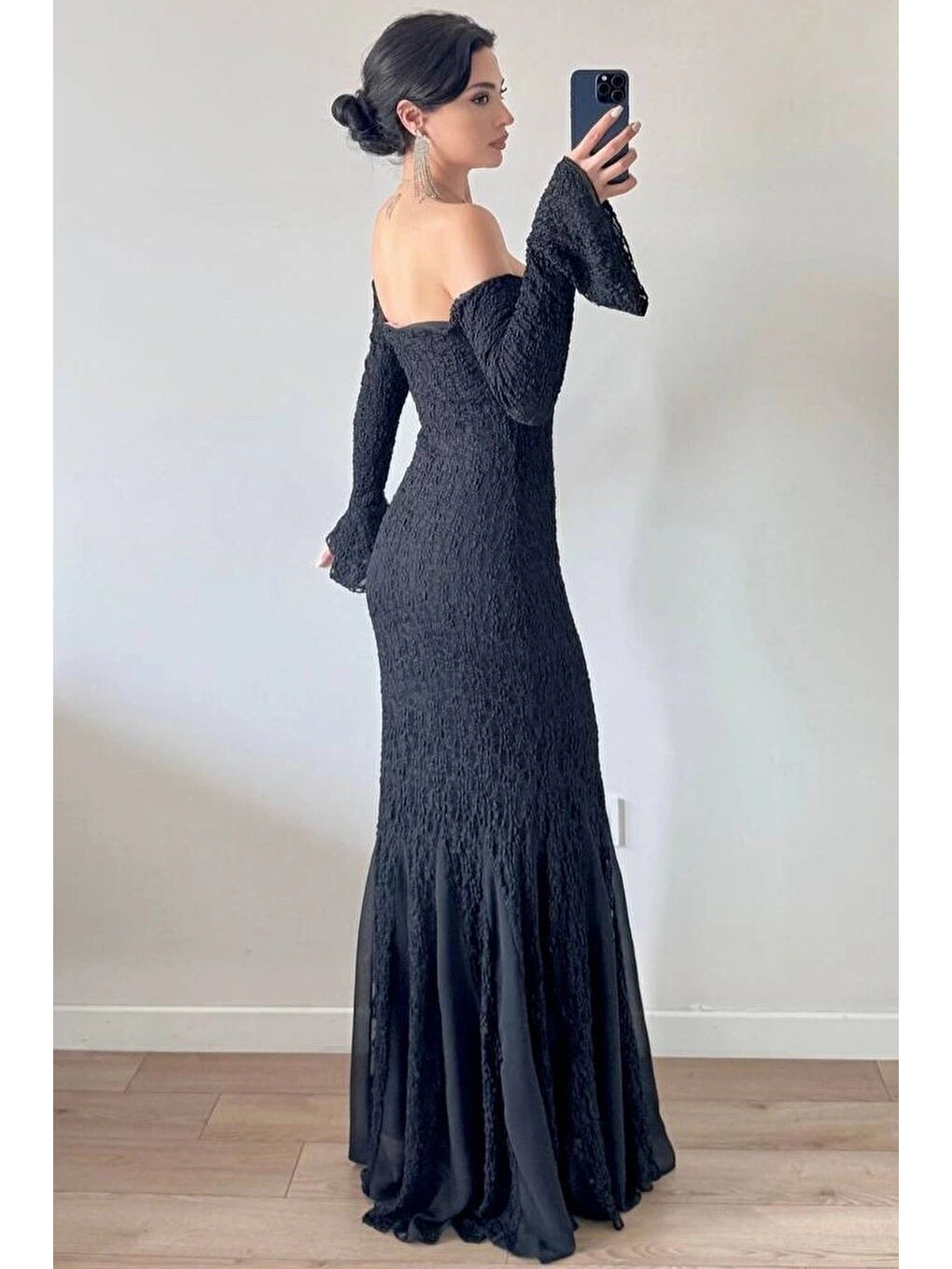 Kadın Siyah Etek Şifon Garni detaylı Dantel Elbise 1041-2738-1