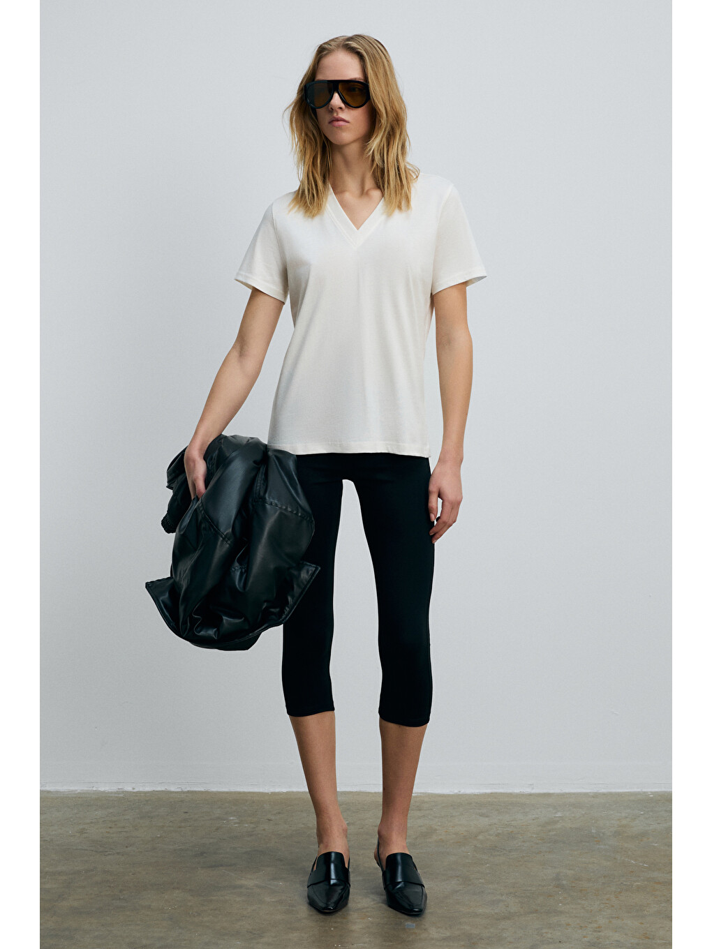 Ekru ALINE Kadın %100 organik Pamuk Derin V Yakalı Comfort Fit EKRU T-Shirt-1