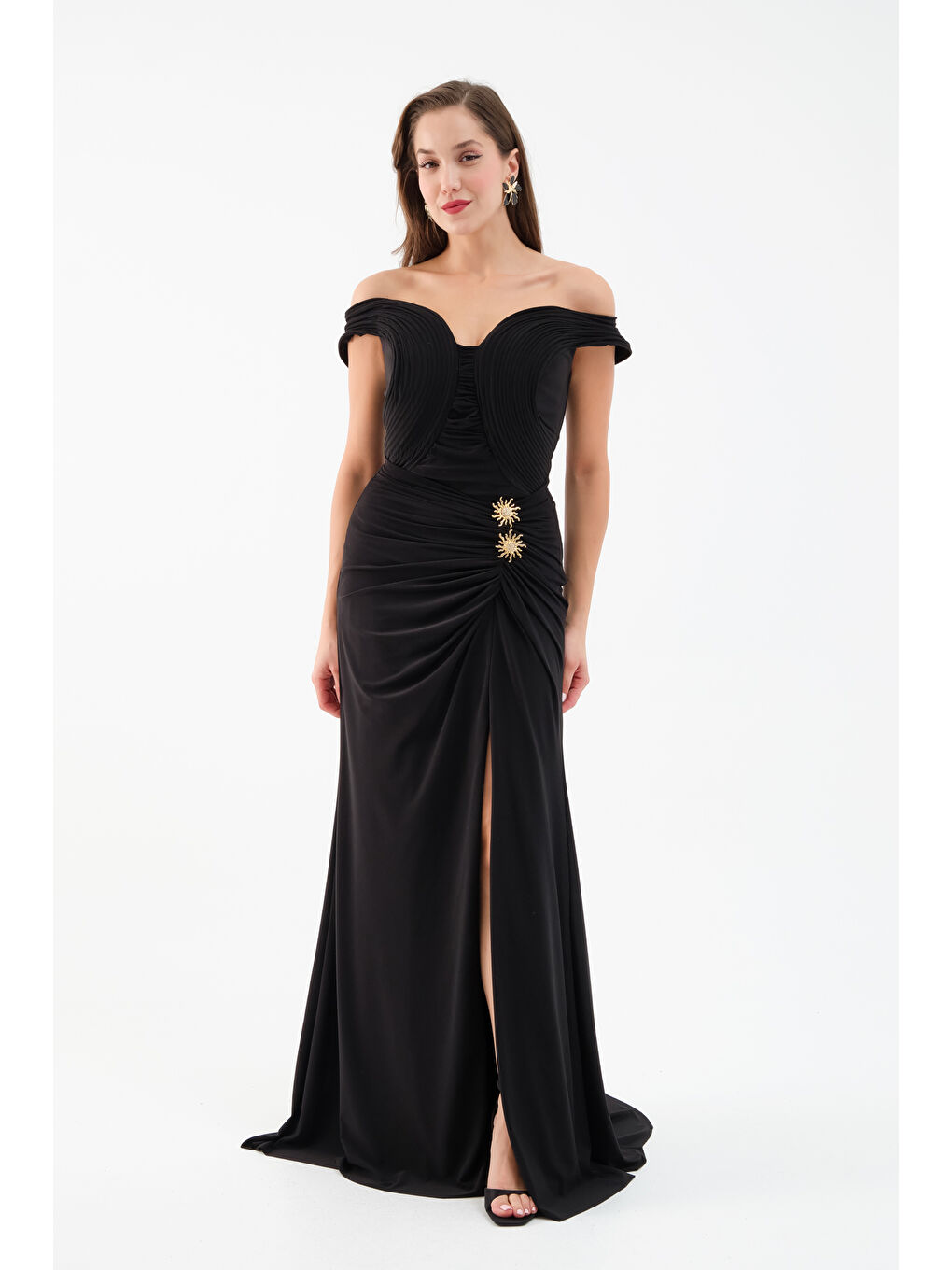 Kadın Siyah Madonna Yaka Aksesuar Detay Uzun Abiye Elbise