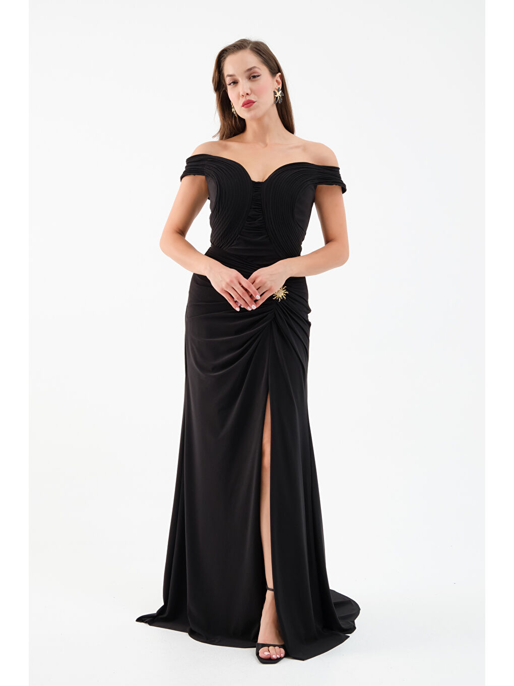 Kadın Siyah Madonna Yaka Aksesuar Detay Uzun Abiye Elbise-1