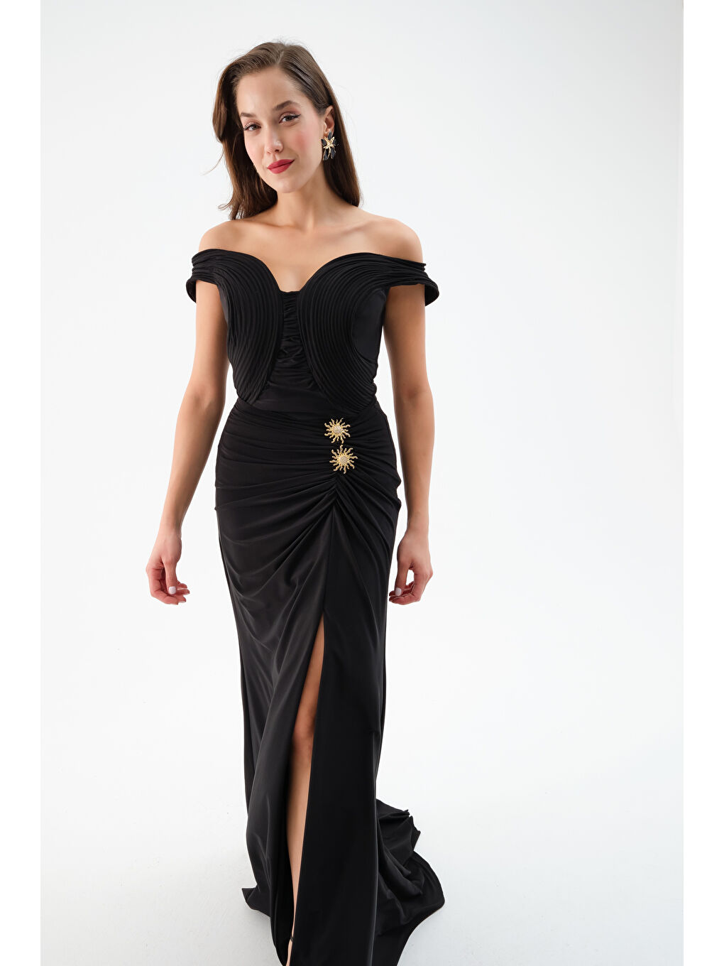 Kadın Siyah Madonna Yaka Aksesuar Detay Uzun Abiye Elbise-2