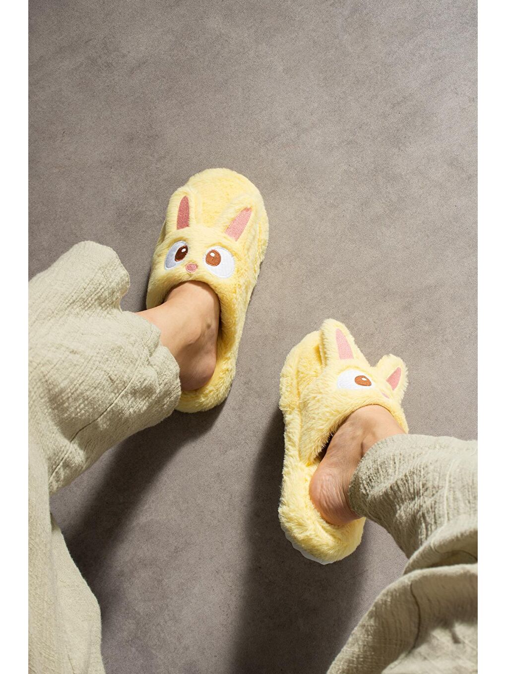 Sarı My Tavşan Nakışlı Kadın Ev Terliği Pelüş Terlik Çeyiz ve Bohça Terliği Ses Yapmaz Kalın Taban-1