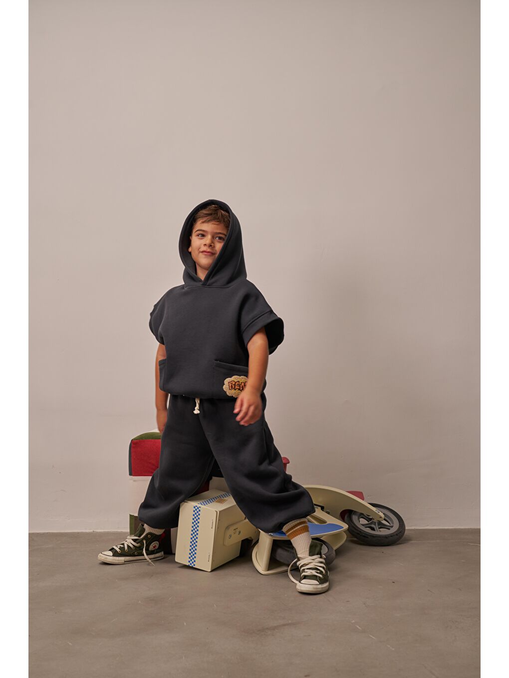 Koyu Gri Nakışlı Cepli Hoodie Takım-1