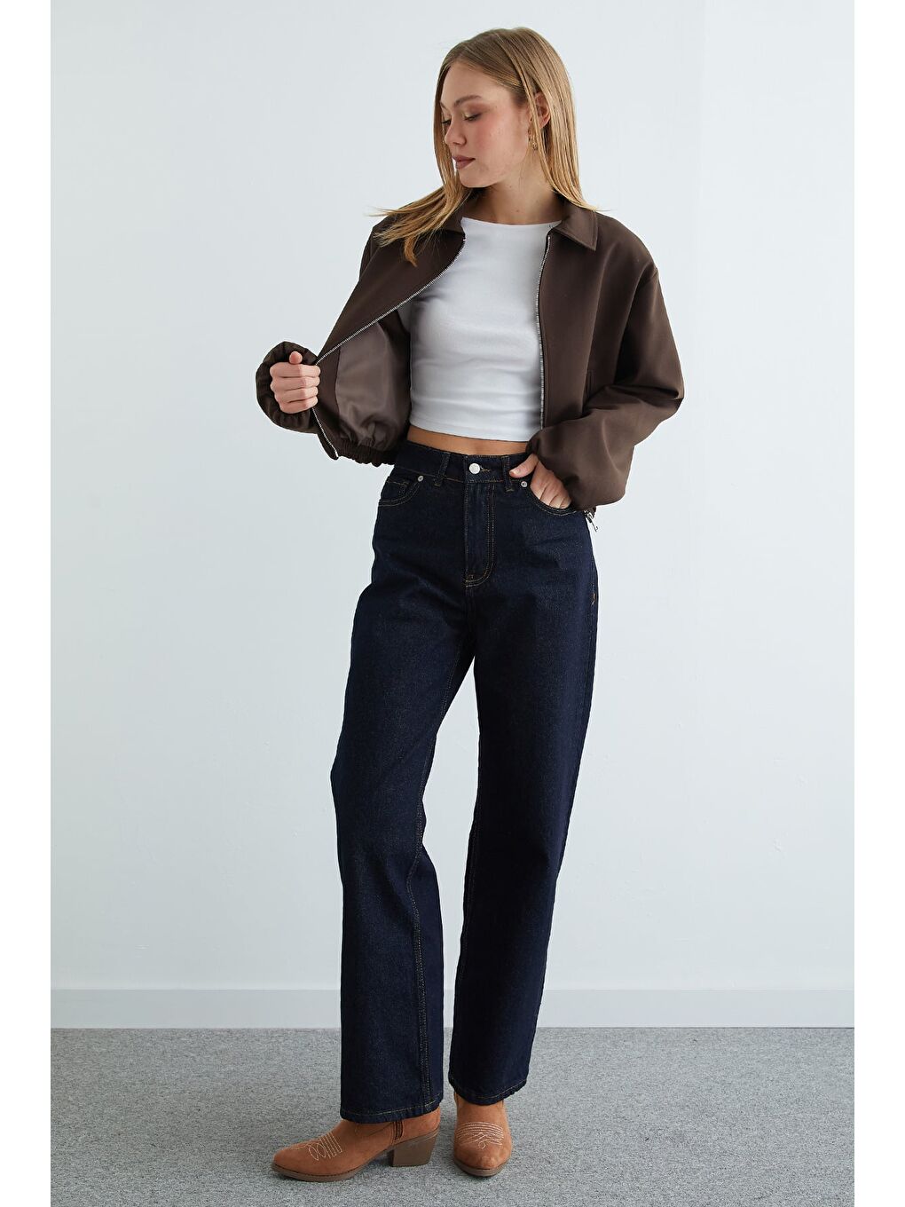 Kahverengi Fermuarlı Polo Yaka Crop Bomber Ceket-1