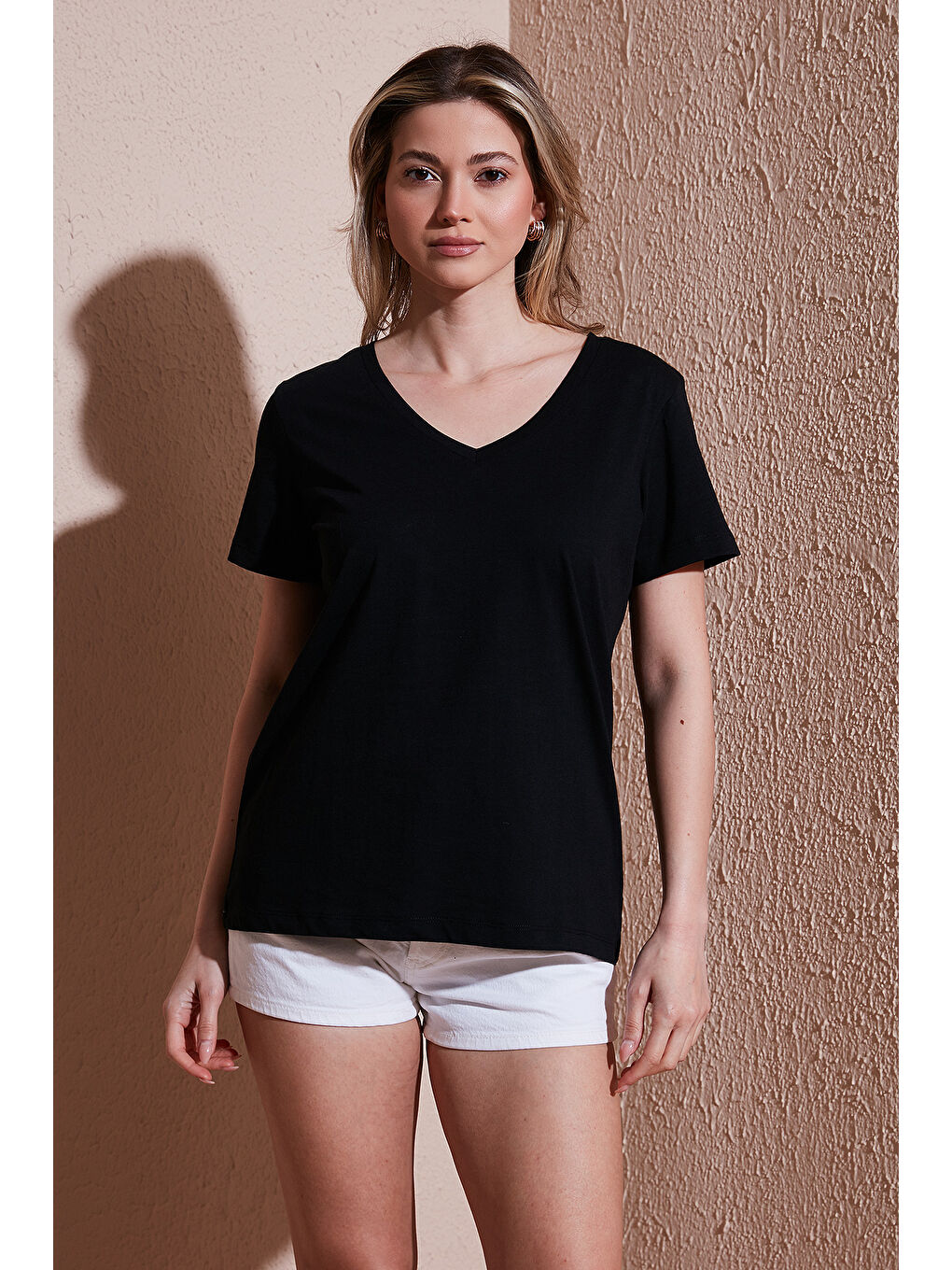 Siyah % 100 Pamuk Comfort Fit V Yaka Basic Bluz 25Y0321K1-1