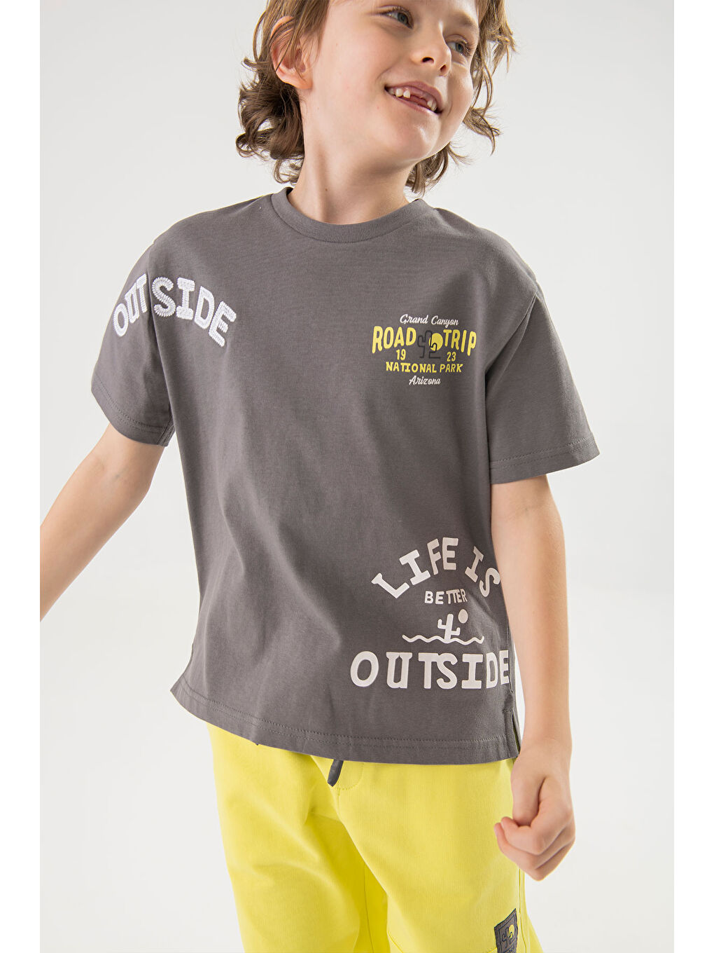 Karışık Armalı Erkek Çocuk Şort-1