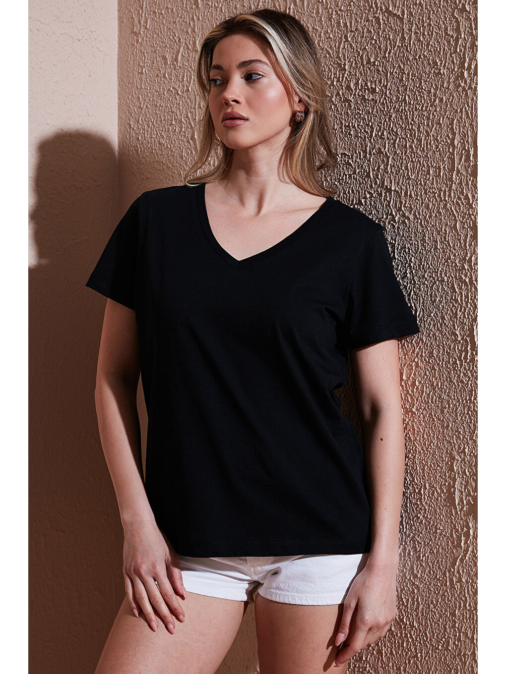 Siyah % 100 Pamuk Comfort Fit V Yaka Basic Bluz 25Y0321K1-2