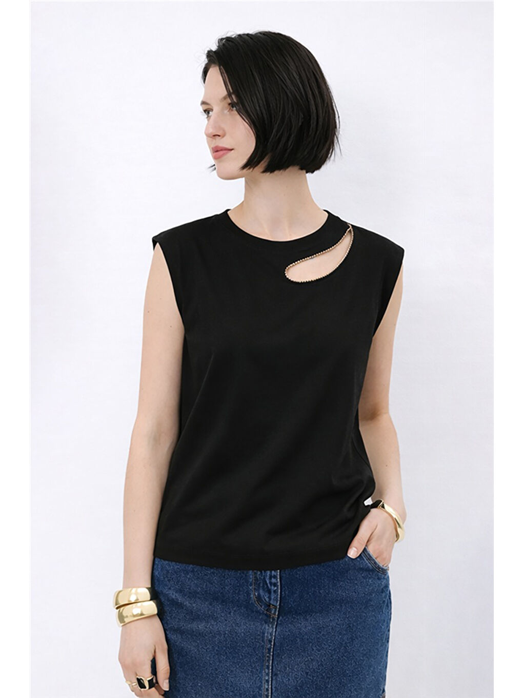 Siyah Pamuklu Pencere Detaylı Taşlı Kadın Bluz 26Y0165K1-1