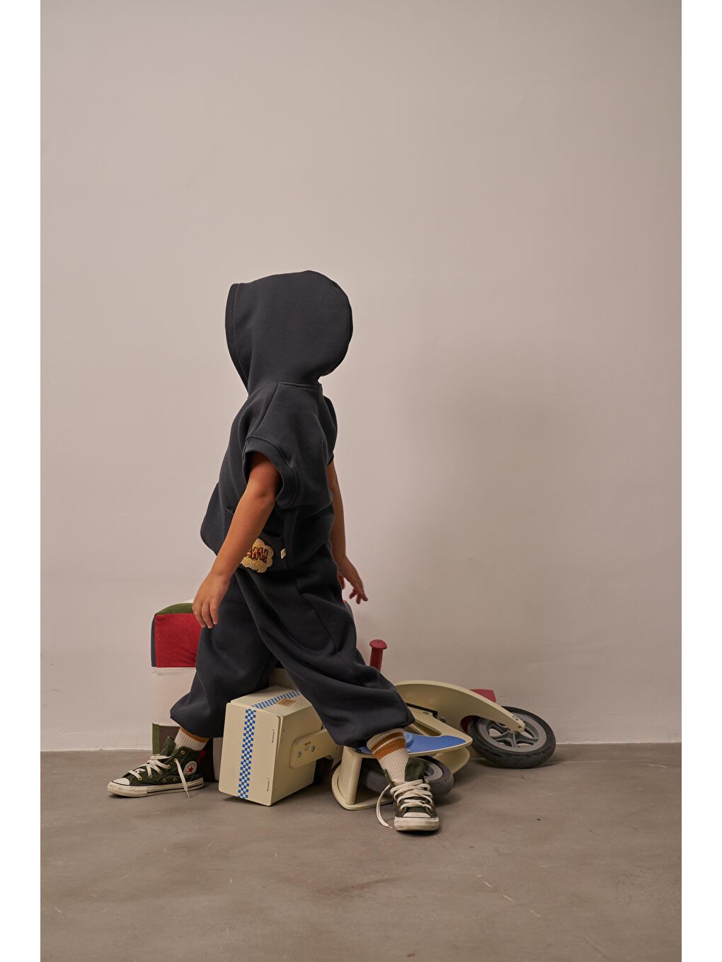 Koyu Gri Nakışlı Cepli Hoodie Takım-3