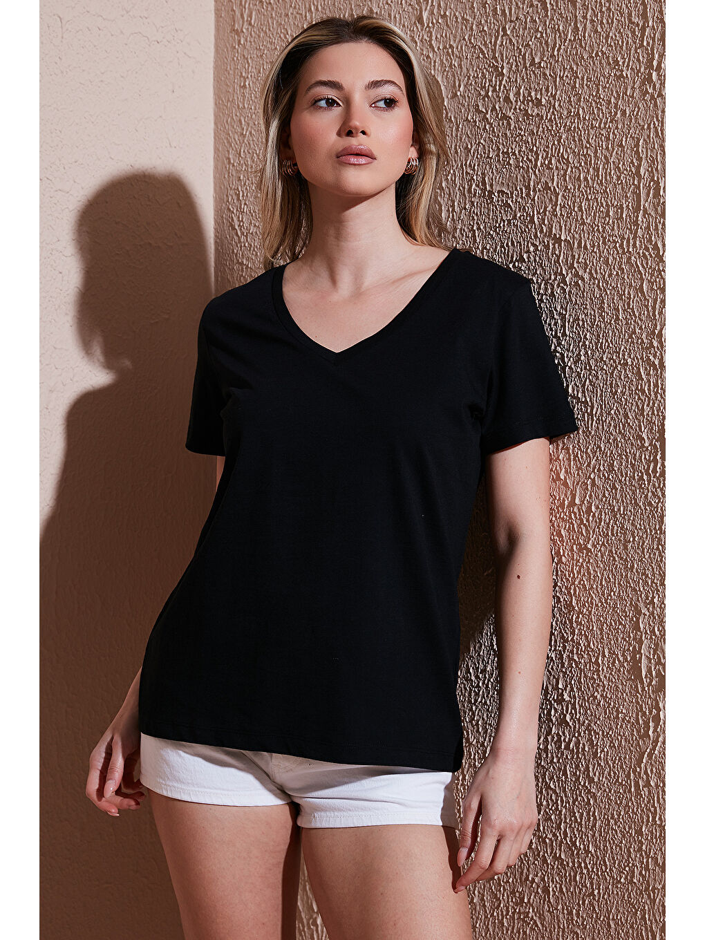 Siyah % 100 Pamuk Comfort Fit V Yaka Basic Bluz 25Y0321K1-3