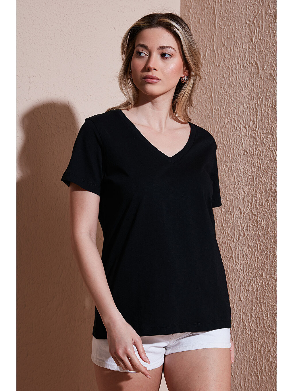 Siyah % 100 Pamuk Comfort Fit V Yaka Basic Bluz 25Y0321K1-4