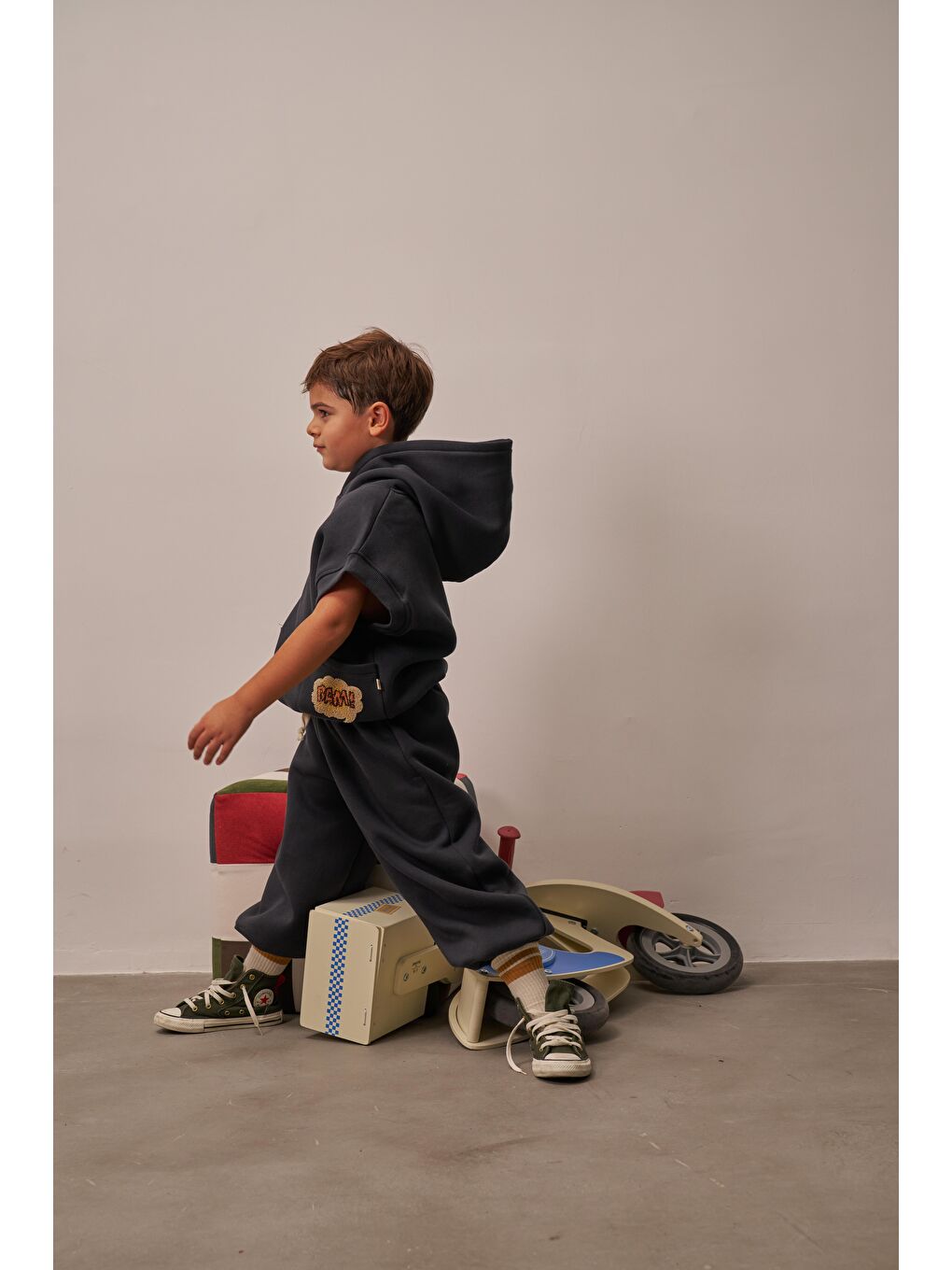 Koyu Gri Nakışlı Cepli Hoodie Takım-4