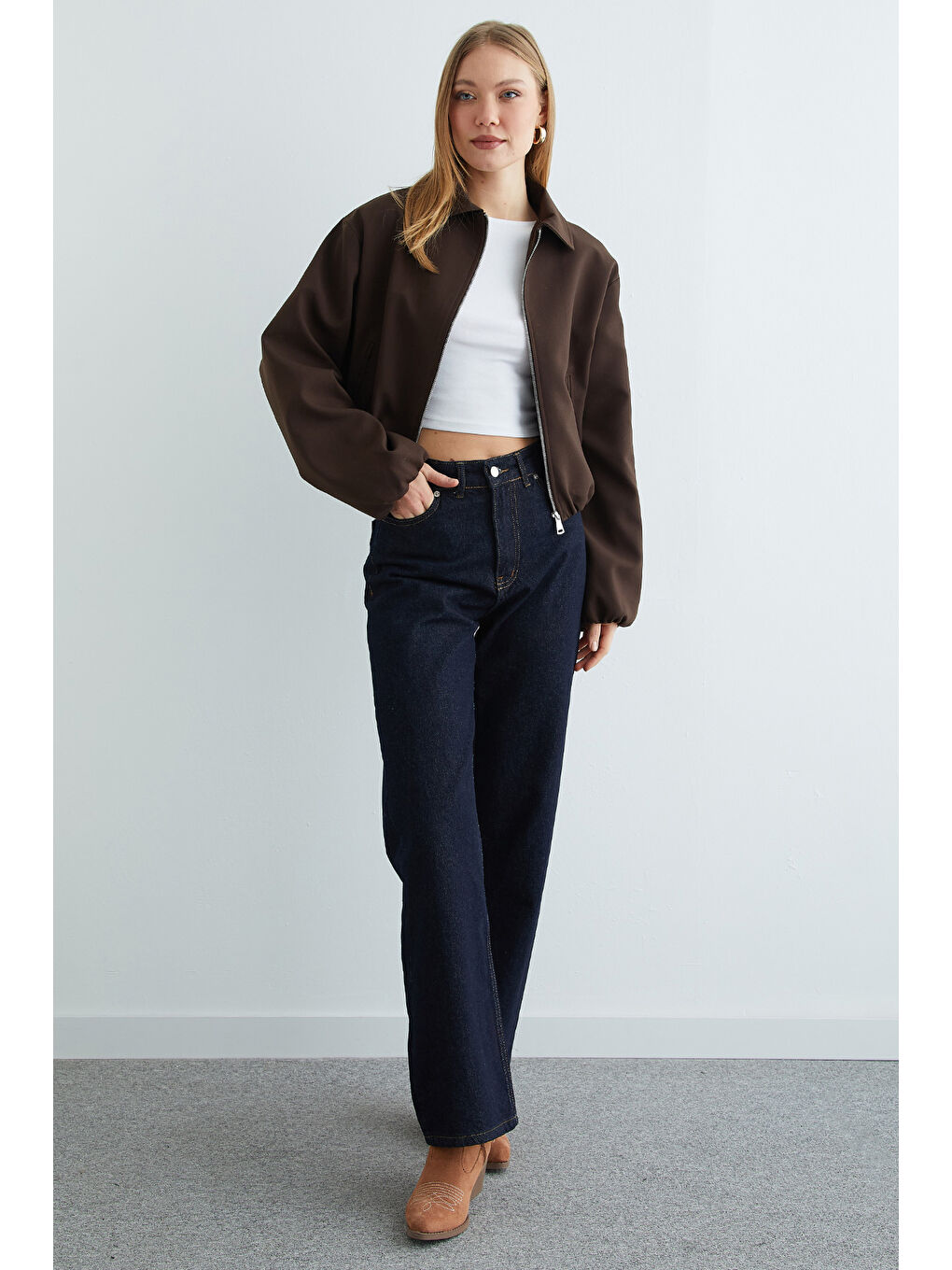 Kahverengi Fermuarlı Polo Yaka Crop Bomber Ceket-4