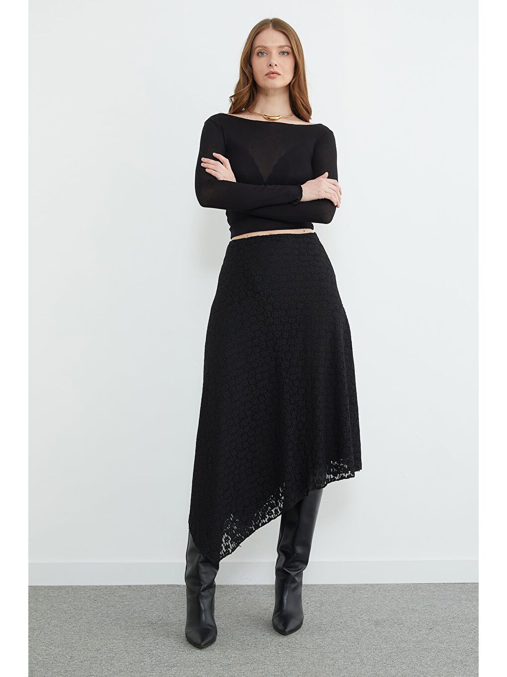 Siyah Dantelli Beli Fermuarlı Asimetrik Kesim Etek-4