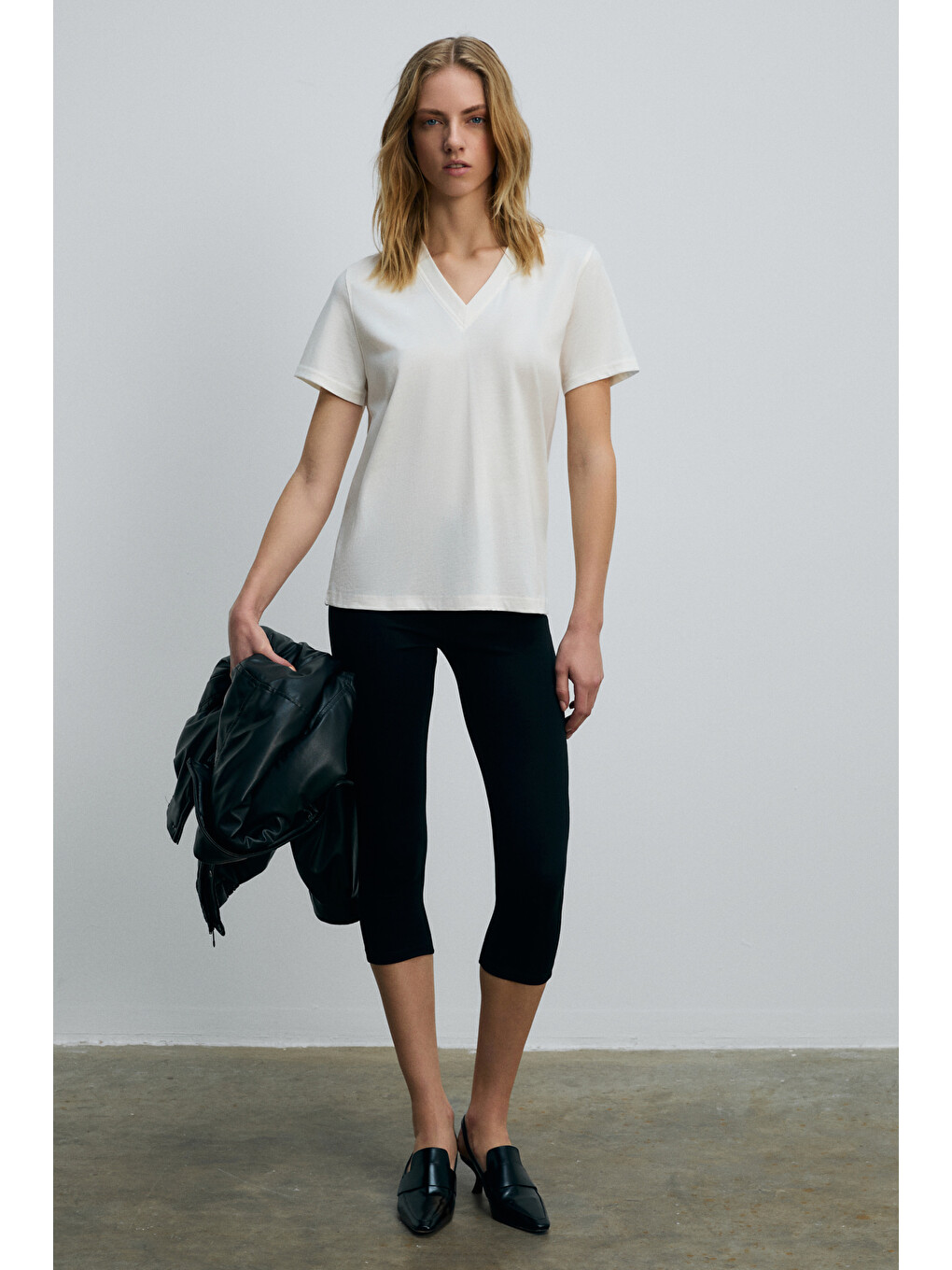 Ekru ALINE Kadın %100 organik Pamuk Derin V Yakalı Comfort Fit EKRU T-Shirt-2