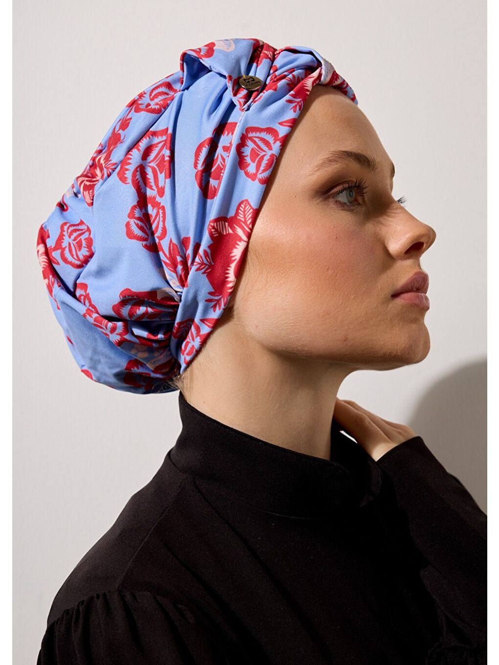 Karışık Cicekli Desenli Fiyonklu Bone-1