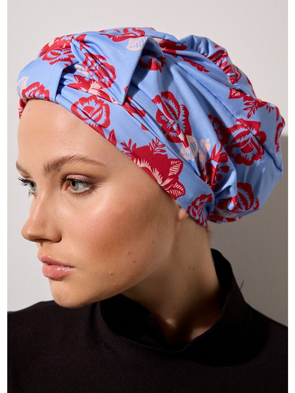 Karışık Cicekli Desenli Fiyonklu Bone-2