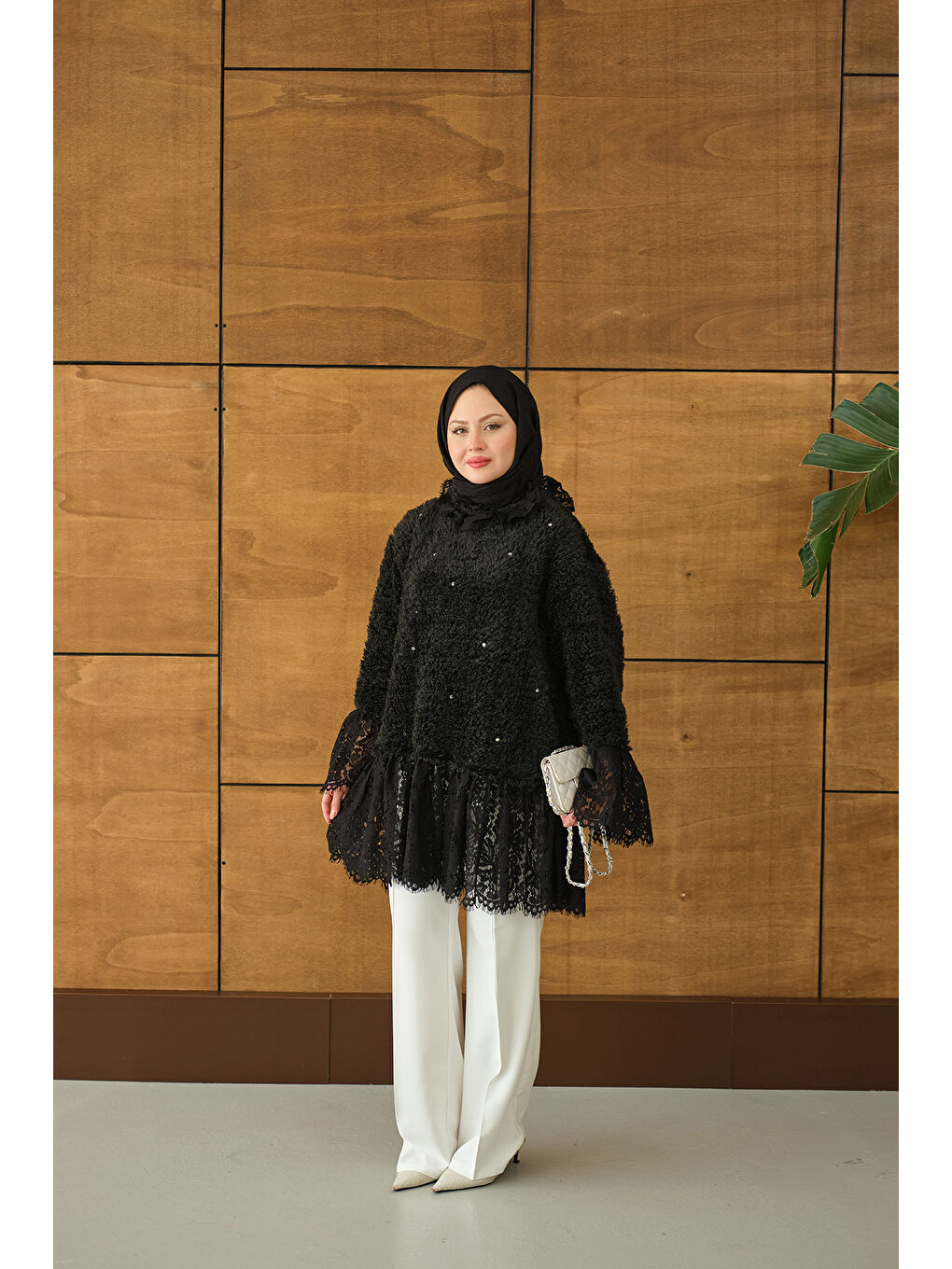 Kadın Dantel Detay Pelüş Tunik Siyah-1