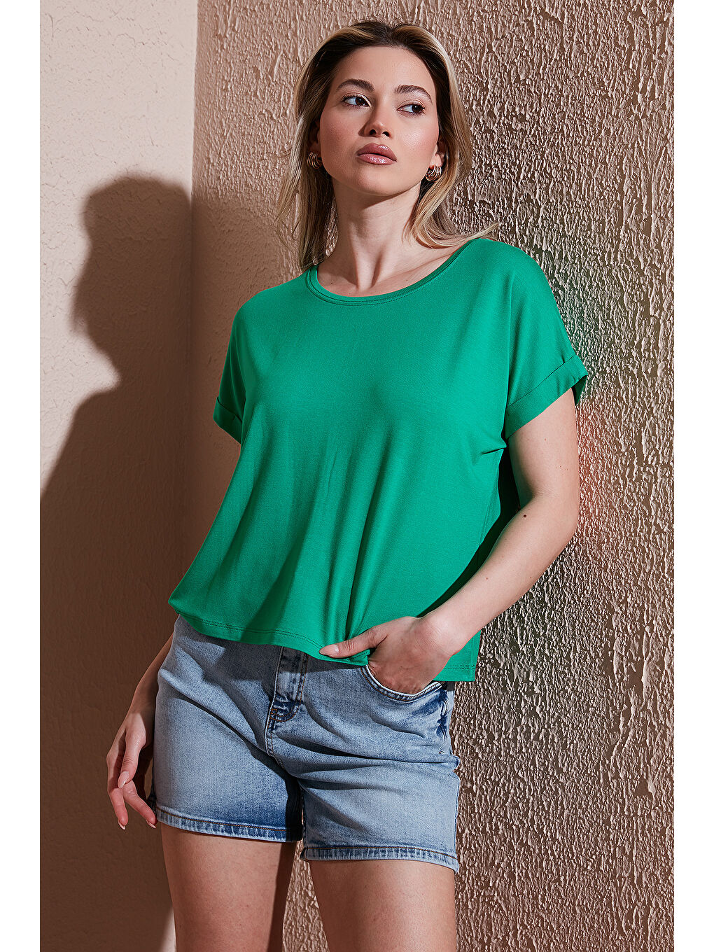 Yeşil Comfort Fit Bisiklet Yaka Bluz 25Y0519K1