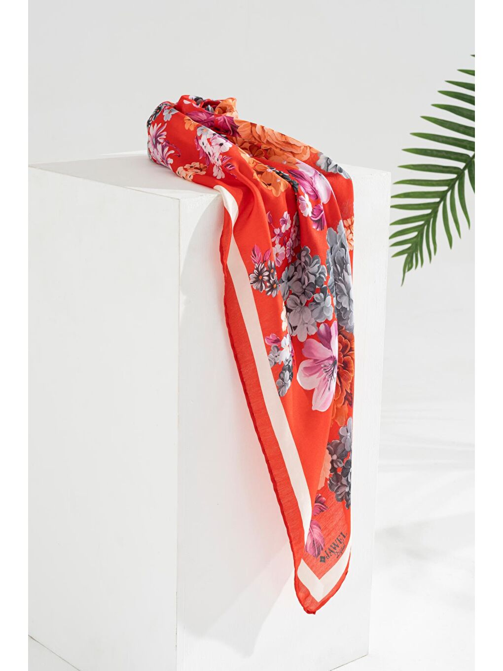 Kırmızı Kadın Tesettür Digital Baskılı Gül Desen Eşarp