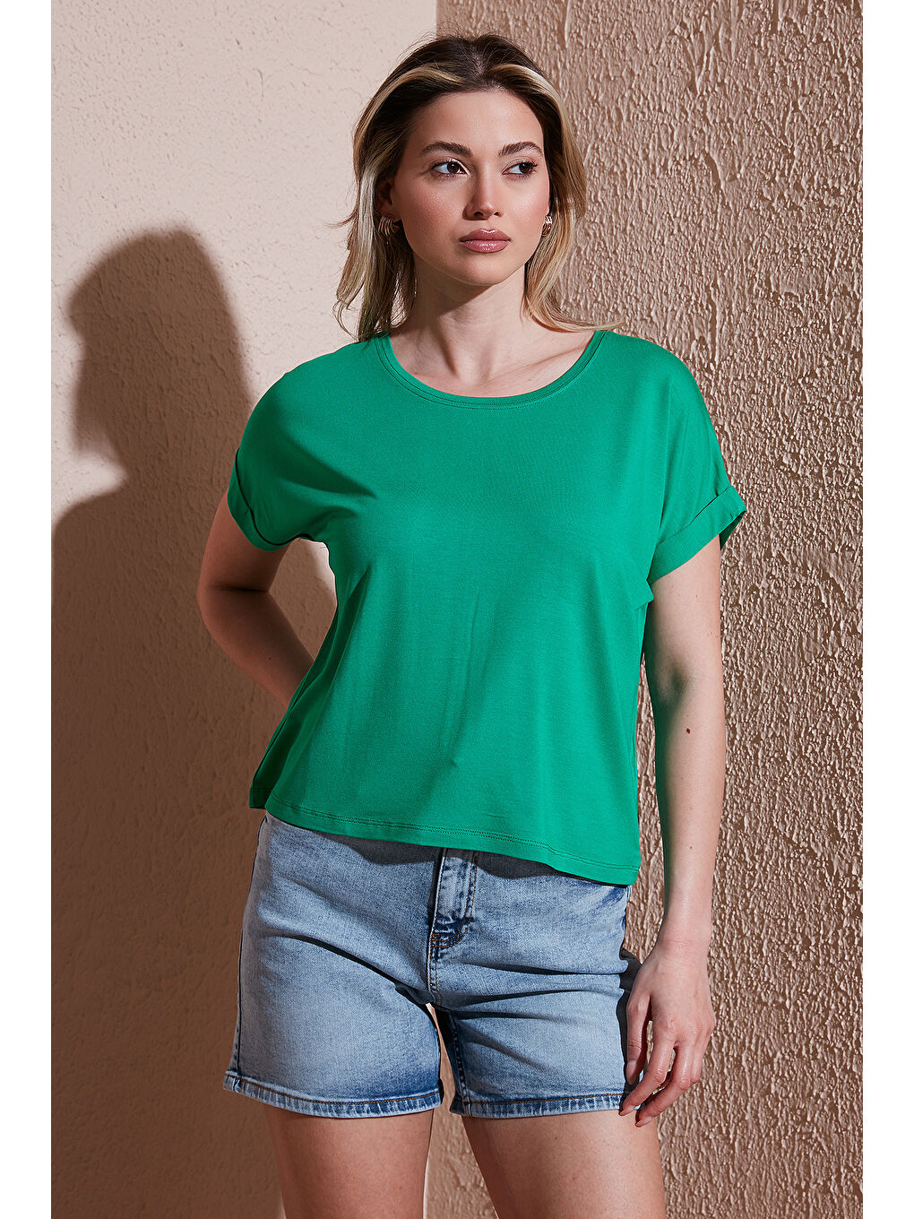 Yeşil Comfort Fit Bisiklet Yaka Bluz 25Y0519K1-2