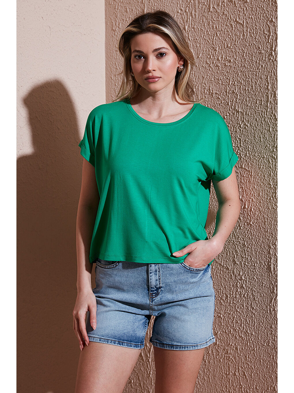 Yeşil Comfort Fit Bisiklet Yaka Bluz 25Y0519K1-4