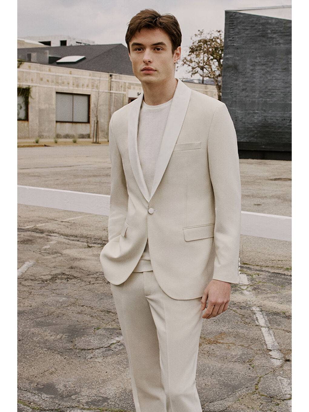 Erkek Ekru Slim Fit Dar Kesim Çıkma Şal Yaka Kapak Cepli Damatlık Smokin Takım-1