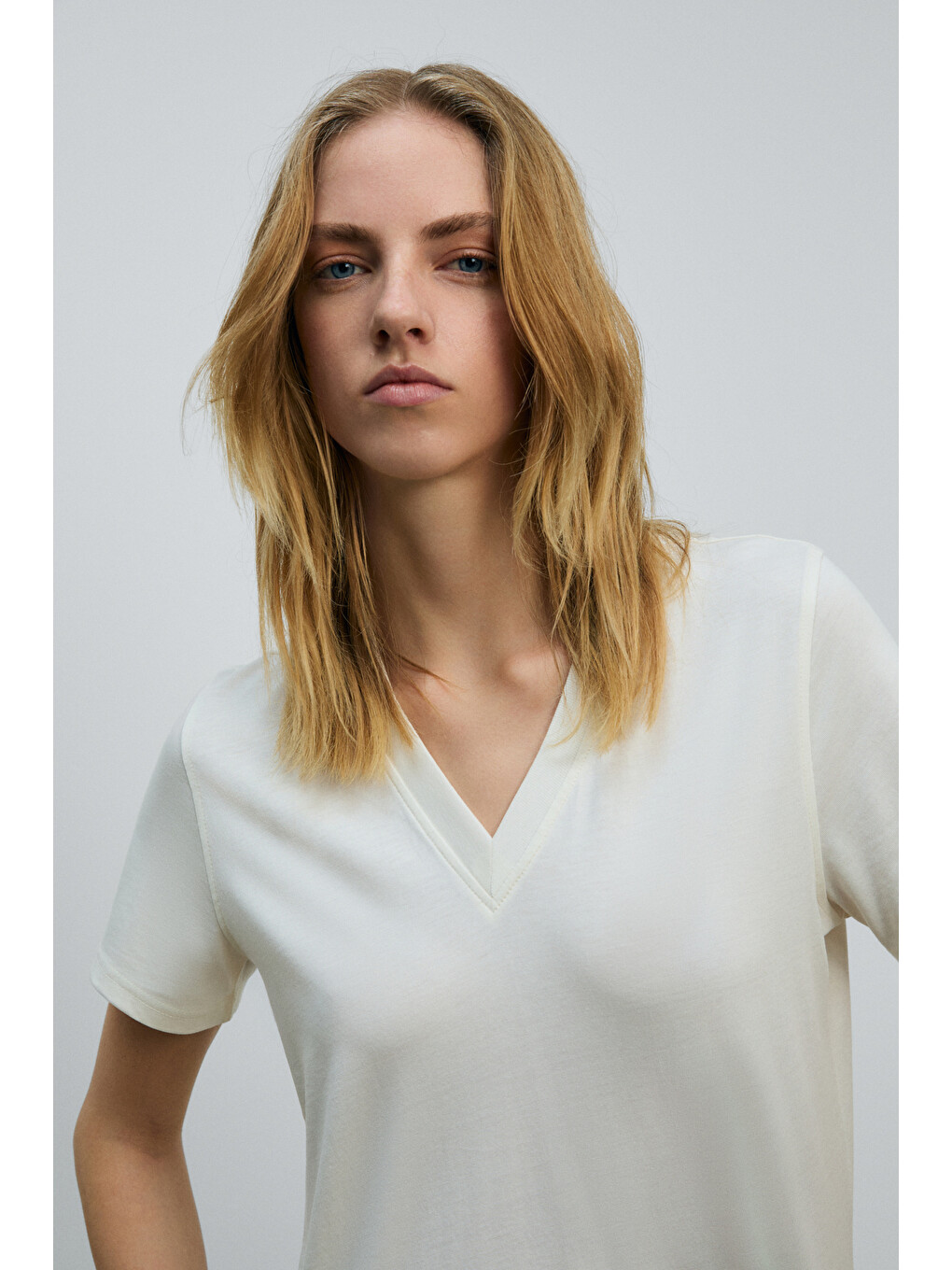 Ekru ALINE Kadın %100 organik Pamuk Derin V Yakalı Comfort Fit EKRU T-Shirt-3