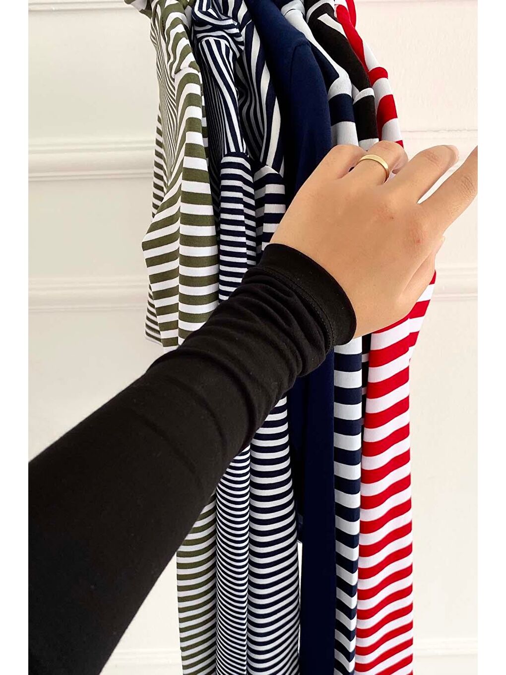 Yarım Balıkçı Yaka Düz Renk Body Siyah-3