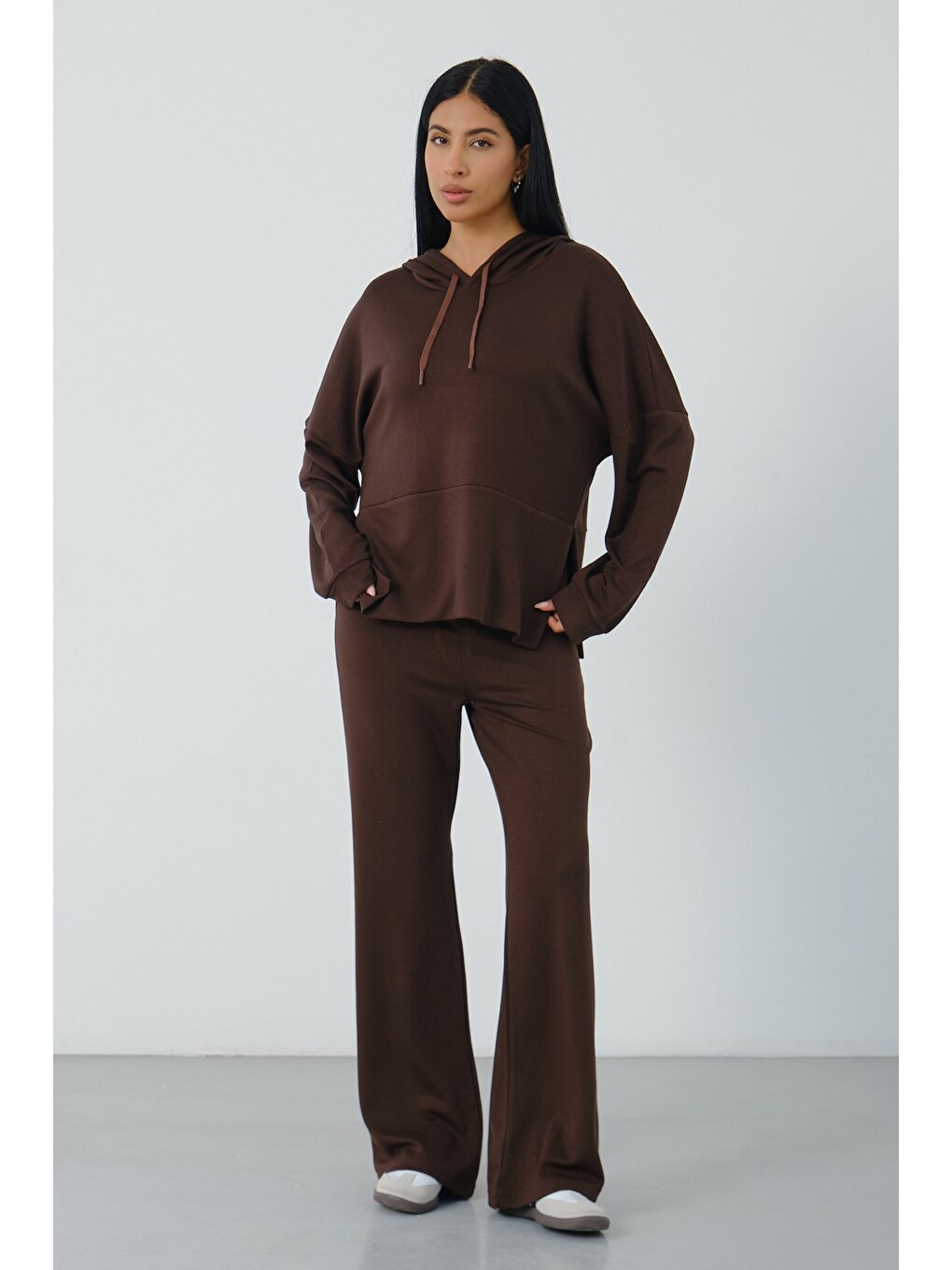 Kahverengi Kadın Kapüşonlu Salaş Takım Oversize Sweat ve Geniş Paça Alt