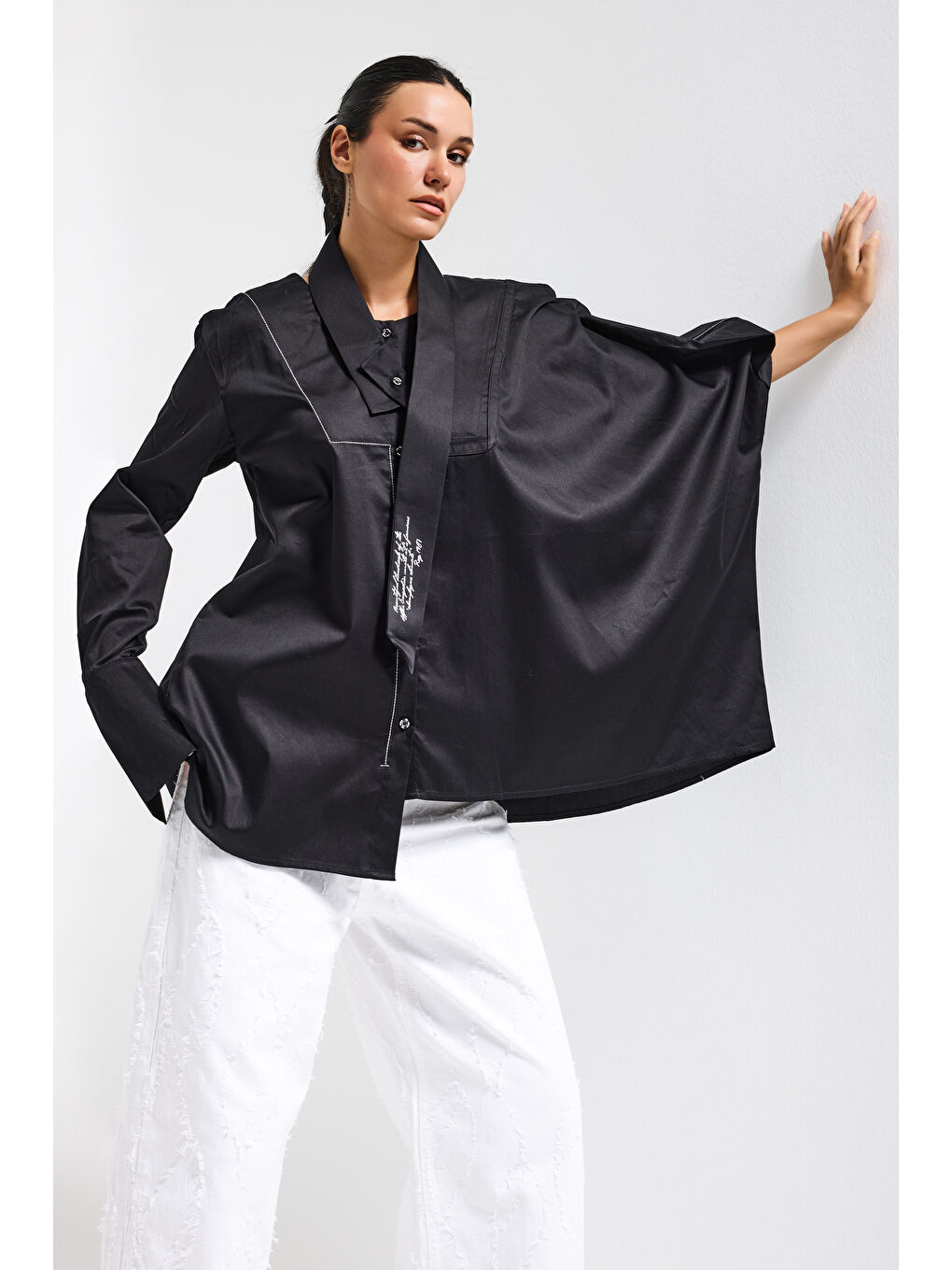 Kadın Siyah Renk Oversize Tasarım Gömlek-2