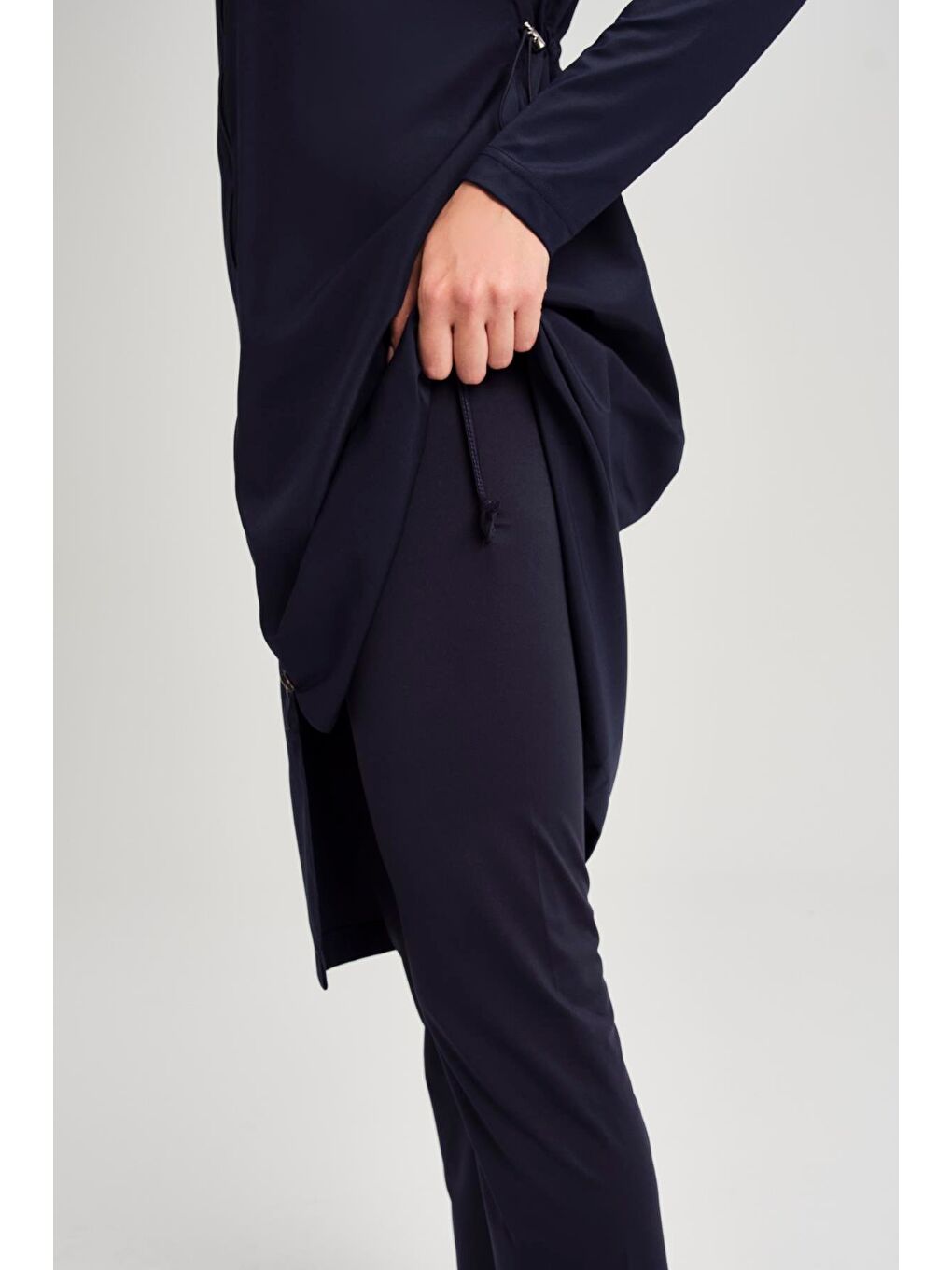 Rahat Kesim Lacivert Jileli 4 Parça Tam Tesettür Mayo Takımı 6025-2