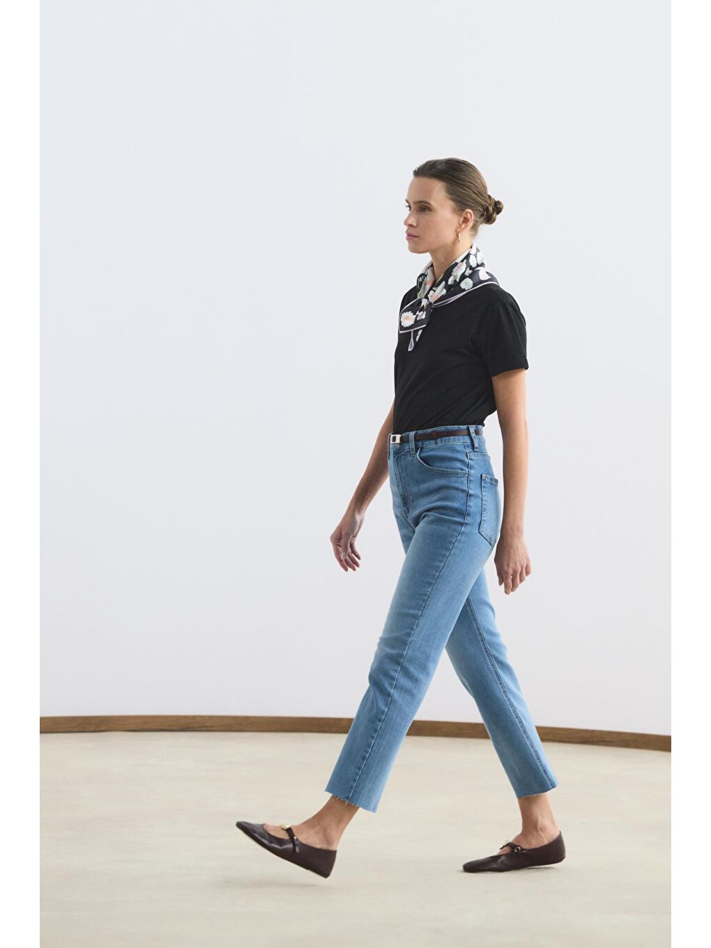 Yüksek Bel Kısa Kesim Çan Paça Jean Pantolon Açık  Mavi-1