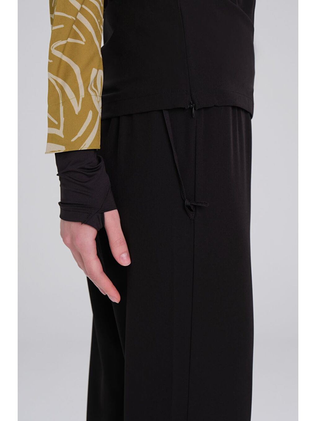 Esila Çiçek Desenli Siyah Hardal Jileli Tam Tesettür Mayo Üstü 2934-5