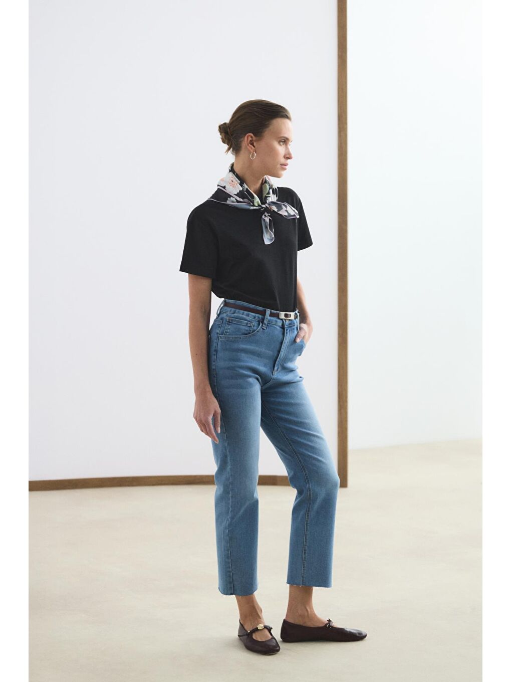 Yüksek Bel Kısa Kesim Çan Paça Jean Pantolon Açık  Mavi-2