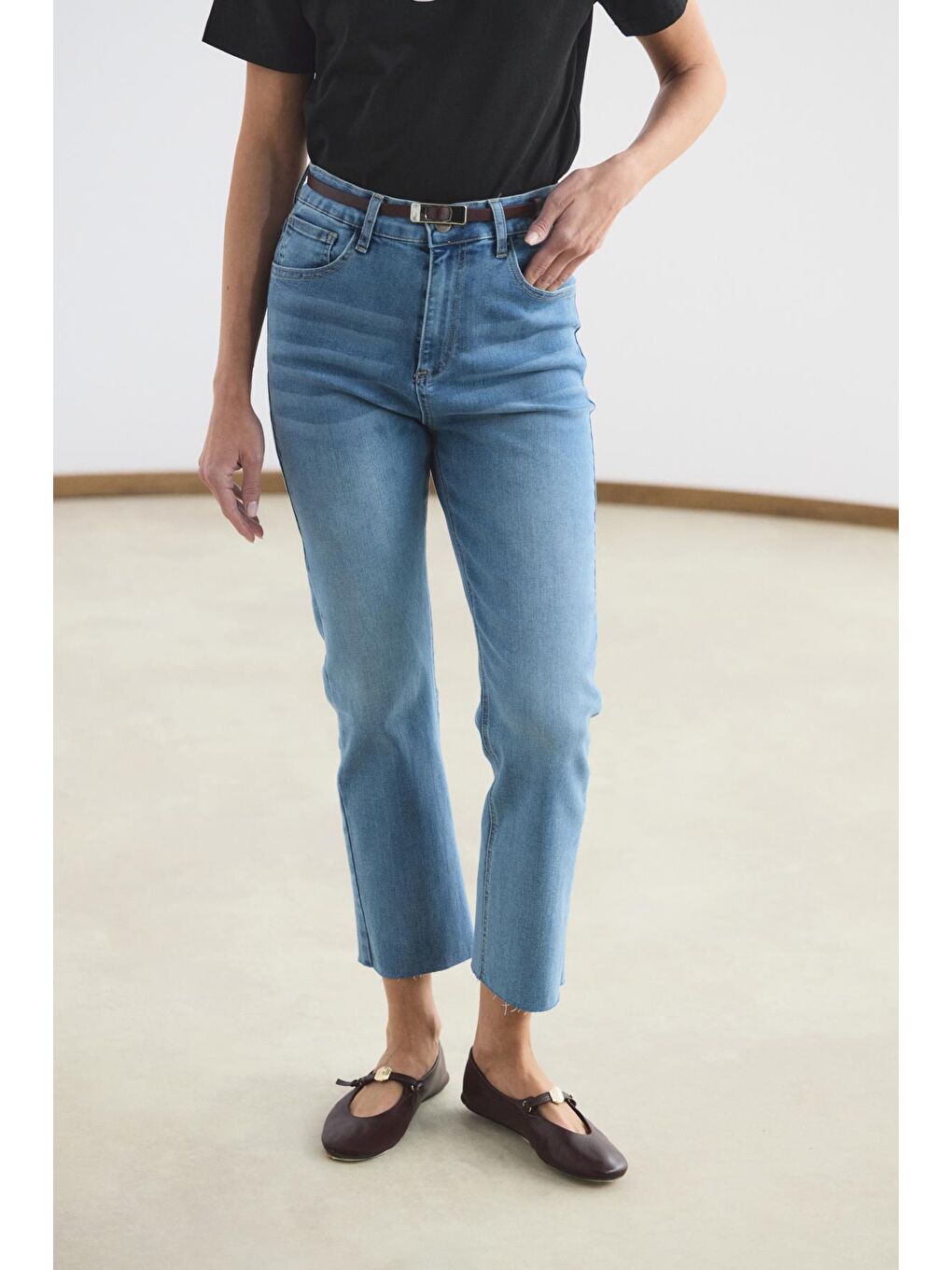 Yüksek Bel Kısa Kesim Çan Paça Jean Pantolon Açık  Mavi-3