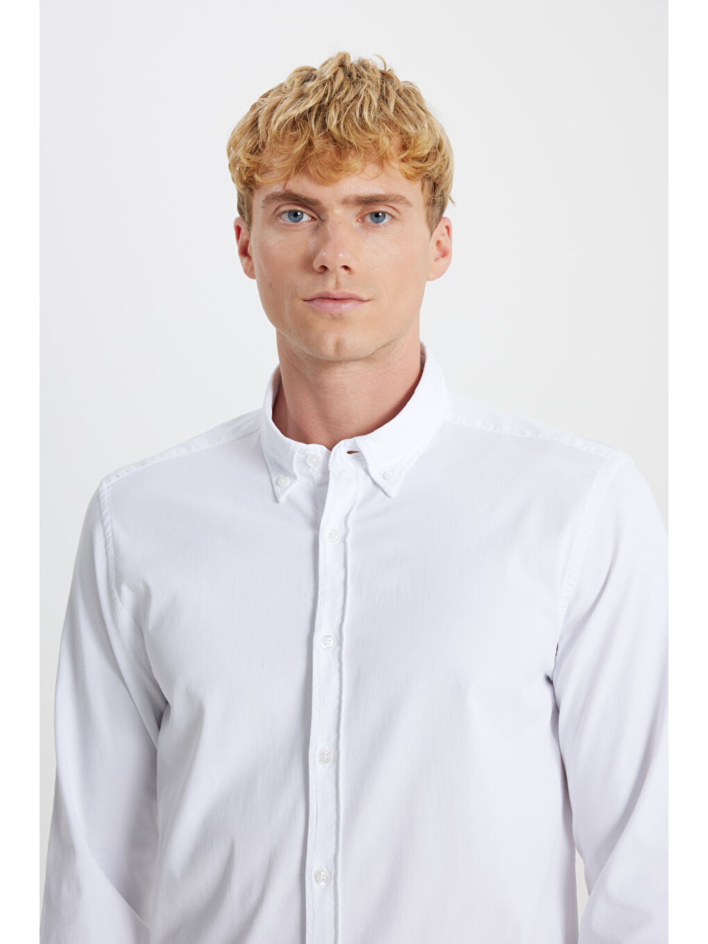 Erkek Beyaz Yumuşak Dokulu Pamuklu Slim Fit Dar Kesim Düğmeli Yaka Esnek Gömlek-3
